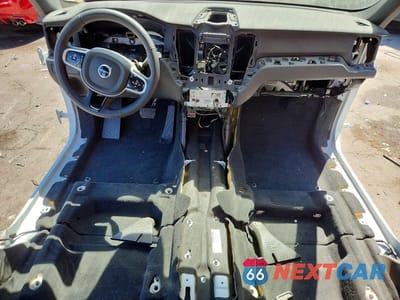 Zdjęcie 8 z 13 samochodu: 2026 VOLVO XC60 PLUS VIN:YV4M12RC4T1297163 - miniatura