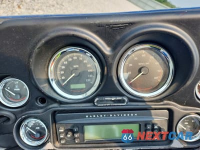 Zdjęcie 9 z 10 samochodu: 2007 HARLEY-DAVIDSON FLHTCUI VIN:1HD1FC4187Y713133 - miniatura