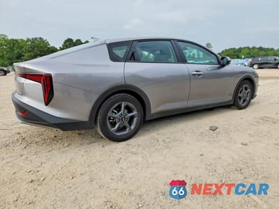 Trzecie zdjęcie samochodu z tyłu: 2026 KIA K4 LXS VIN:3KPFT4DE3TE256482 - miniatura