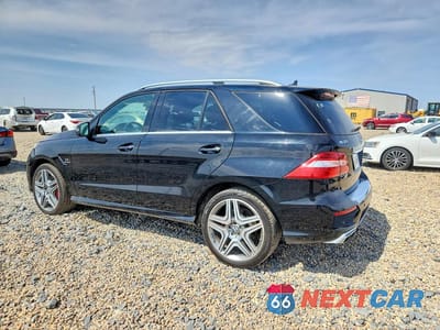 Drugie zdjęcie samochodu z przodu: 2015 MERCEDES-BENZ ML 63 AMG VIN:4JGDA7EB6FA567555 - miniatura