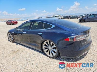 Drugie zdjęcie samochodu z przodu: 2013 TESLA MODEL S VIN:5YJSA1DP1DFP06274 - miniatura