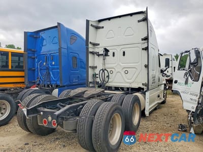 Trzecie zdjęcie samochodu z tyłu: 2019 FREIGHTLINER CASCADIA 125 SEMI TRUCK VIN:1FUJGLDR0KLKD2968 - miniatura