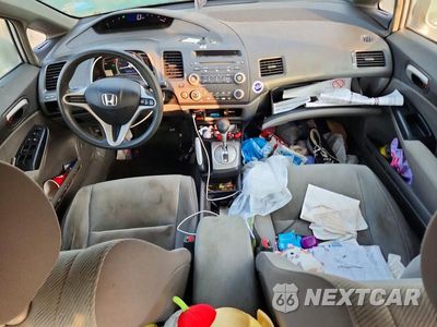 Zdjęcie 8 z 13 samochodu: 2010 HONDA CIVIC LX VIN:19XFA1F5XAE086281 - miniatura
