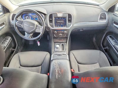 Zdjęcie 8 z 12 samochodu: 2019 CHRYSLER 300 TOURING VIN:2C3CCAAG4KH733189 - miniatura