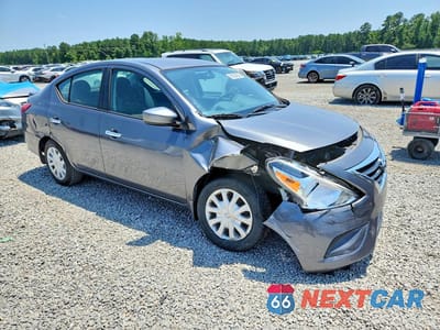 Czwarte zdjęcie samochodu z boku: 2018 NISSAN VERSA SV VIN:3N1CN7AP5JL820388 - miniatura