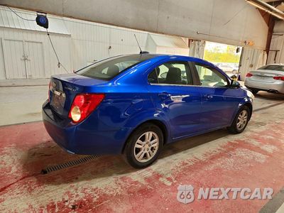 Trzecie zdjęcie samochodu z tyłu: 2016 CHEVROLET SONIC LT VIN:1G1JC5SG3G4131096 - miniatura