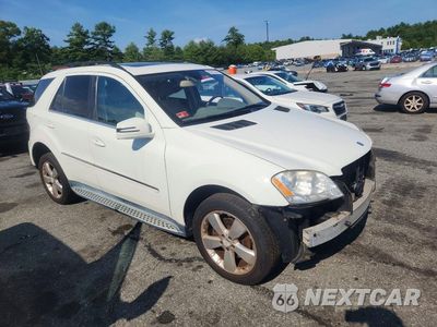 Czwarte zdjęcie samochodu z boku: 2011 MERCEDES-BENZ ML 350 4MATIC VIN:4JGBB8GB8BA725055 - miniatura