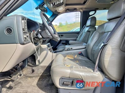 Zdjęcie 7 z 13 samochodu: 2002 CHEVROLET SUBURBAN K1500 VIN:1GNFK16Z62J205763 - miniatura
