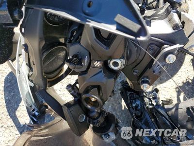Zdjęcie 7 z 10 samochodu: 2025 SUZUKI GSX1300 RR VIN:JS1EJ11BXS7100457 - miniatura