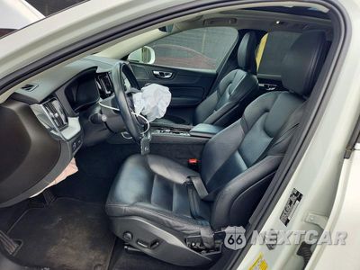 Zdjęcie 7 z 13 samochodu: 2020 VOLVO XC60 T5 MOMENTUM VIN:YV4102DK3L1602205 - miniatura