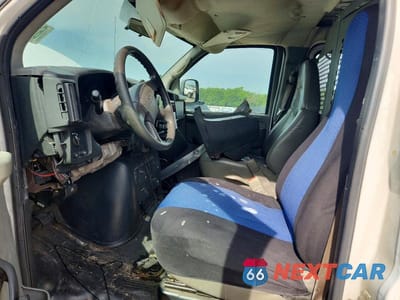 Zdjęcie 7 z 12 samochodu: 2005 CHEVROLET EXPRESS G1500 VIN:1GCFG15X551258503 - miniatura