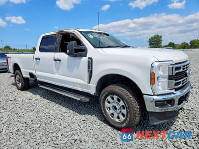 Czwarte zdjęcie samochodu z boku: 2024 FORD F350 SUPER DUTY VIN:1FT8W3BN2REC50156 - miniatura