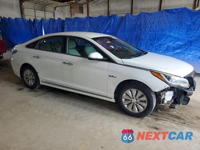 Czwarte zdjęcie samochodu z boku: 2017 HYUNDAI SONATA HYBRID SE VIN:KMHE24L12HA048578 - miniatura