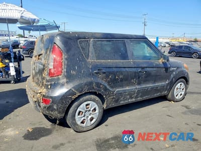 Trzecie zdjęcie samochodu z tyłu: 2012 KIA SOUL BASE VIN:KNDJT2A52C7455607 - miniatura