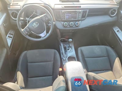 Zdjęcie 8 z 12 samochodu: 2017 TOYOTA RAV4 LE VIN:JTMBFREV5HJ107132 - miniatura
