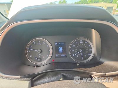 Zdjęcie 9 z 13 samochodu: 2020 HYUNDAI TUCSON SE VIN:KM8J2CA49LU106019 - miniatura