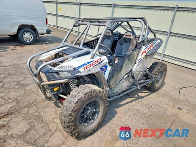Drugie zdjęcie samochodu z przodu: 2015 POLARIS RZR UTILITY VEHICLE VIN:3NSVDE990FF368387 - miniatura