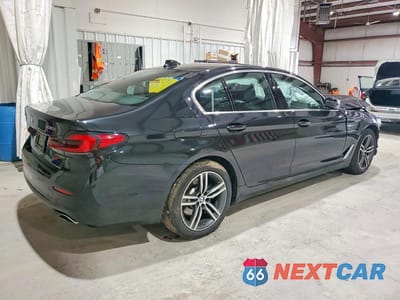 Trzecie zdjęcie samochodu z tyłu: 2021 BMW 530 XI VIN:WBA13BJ06MWX27634 - miniatura