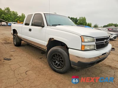 Czwarte zdjęcie samochodu z boku: 2007 CHEVROLET SILVERADO VIN:1GCEK19B27Z161322 - miniatura
