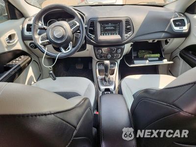 Zdjęcie 8 z 13 samochodu: 2019 JEEP COMPASS LATITUDE VIN:3C4NJCBB7KT730738 - miniatura