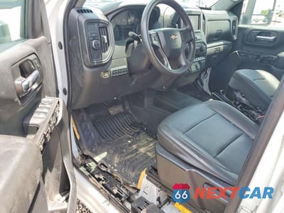 Zdjęcie 8 z 12 samochodu: 2021 CHEVROLET SILVERADO C3500 VIN:1GB4WREY3MF285352 - miniatura