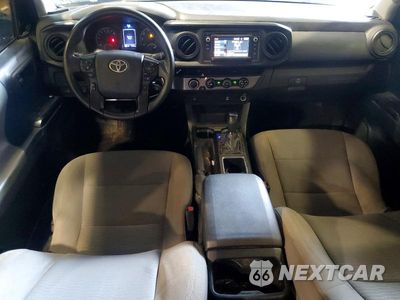 Zdjęcie 8 z 12 samochodu: 2018 TOYOTA TACOMA SR V6 VIN:3TMCZ5AN9JM130948 - miniatura