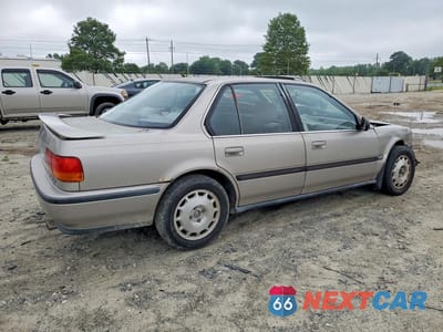 Trzecie zdjęcie samochodu z tyłu: 1992 HONDA ACCORD EX VIN:1HGCB7670NA221895 - miniatura
