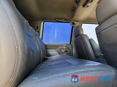 Zdjęcie 11 z 13 samochodu: 1999 CHEVROLET SUBURBAN C1500 VIN:3GNEC16R1XG187383 - miniatura