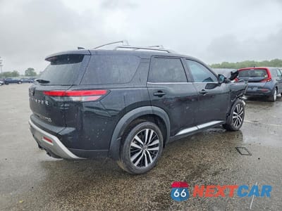 Trzecie zdjęcie samochodu z tyłu: 2023 NISSAN PATHFINDER PLATINUM VIN:5N1DR3DJ1PC272279 - miniatura