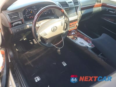 Zdjęcie 8 z 12 samochodu: 2007 LEXUS LS 460 VIN:JTHBL46F575048155 - miniatura
