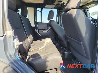 Zdjęcie 11 z 13 samochodu: 2016 JEEP WRANGLER UNLIMITED SPORT VIN:1C4BJWDG8GL318909 - miniatura