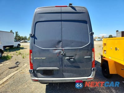 Zdjęcie 6 z 13 samochodu: 2019 MERCEDES-BENZ SPRINTER 2500/3500 DELIVERY VAN VIN:WD4PF0CD9KP034482 - miniatura