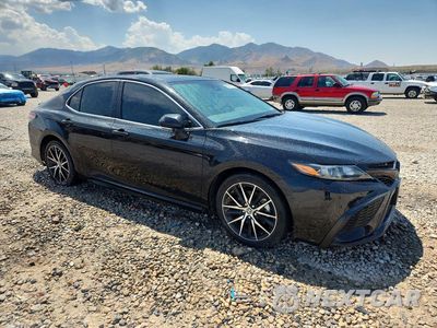 Czwarte zdjęcie samochodu z boku: 2023 TOYOTA CAMRY HYBRID SE VIN:4T1S31AKXPU613943 - miniatura