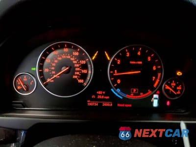 Zdjęcie 9 z 12 samochodu: 2015 BMW X5 XDRIVE50I VIN:5UXKR6C57F0J77046 - miniatura