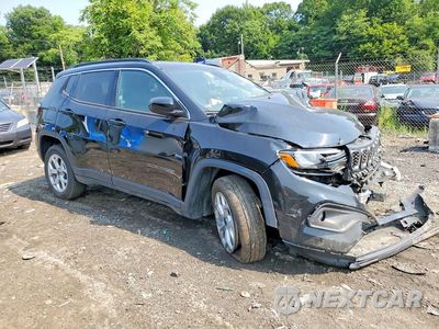 Czwarte zdjęcie samochodu z boku: 2025 JEEP COMPASS LATITUDE VIN:3C4NJDBN3ST617353 - miniatura