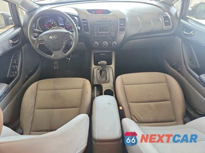 Zdjęcie 8 z 12 samochodu: 2014 KIA FORTE LX VIN:KNAFX4A6XE5093150 - miniatura