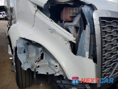 Zdjęcie 9 z 10 samochodu: 2019 VOLVO VNL SEMI TRUCK VIN:4V4NC9EH3KN873574 - miniatura
