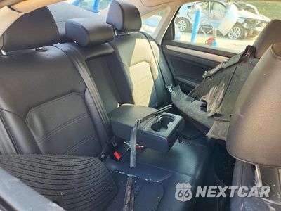 Zdjęcie 10 z 13 samochodu: 2014 VOLKSWAGEN PASSAT S VIN:1VWAT7A33EC084881 - miniatura