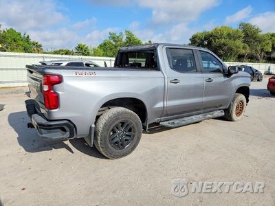 Trzecie zdjęcie samochodu z tyłu: 2020 CHEVROLET SILVERADO K1500 TRAIL BOSS CUSTOM VIN:3GCPYCEF0LG206540 - miniatura