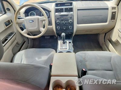 Zdjęcie 8 z 14 samochodu: 2008 FORD ESCAPE XLS VIN:1FMCU92Z28KC97642 - miniatura