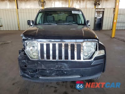 Piąte zdjęcie samochodu w środku: 2011 JEEP LIBERTY SPORT VIN:1J4PN2GK7BW544878 - miniatura