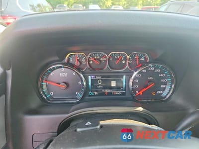 Zdjęcie 9 z 13 samochodu: 2018 CHEVROLET SUBURBAN K1500 LT VIN:1GNSKHKC2JR329926 - miniatura