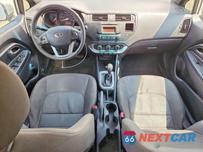 Zdjęcie 8 z 12 samochodu: 2012 KIA RIO LX VIN:KNADM4A32C6085010 - miniatura