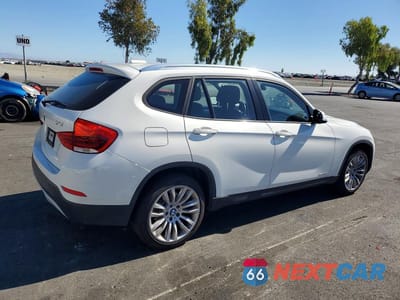 Trzecie zdjęcie samochodu z tyłu: 2015 BMW X1 SDRIVE28I VIN:WBAVM1C58FV314463 - miniatura