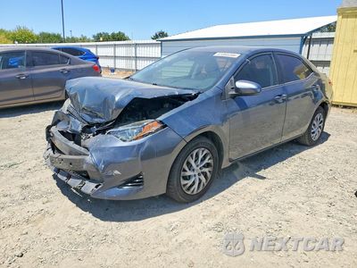 2018 TOYOTA COROLLA LE 5YFBURHE4JP833874 - główne zdjęcie licytacji z USA - miniatura