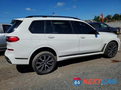 Trzecie zdjęcie samochodu z tyłu: 2021 BMW X7 M50I VIN:5UXCX6C00M9E39158 - miniatura