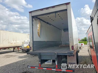 Trzecie zdjęcie samochodu z tyłu: 2025 INTERNATIONAL MV607 REFRIGERATED BOX TRUCK VIN:1HTEUMML7SS765870 - miniatura
