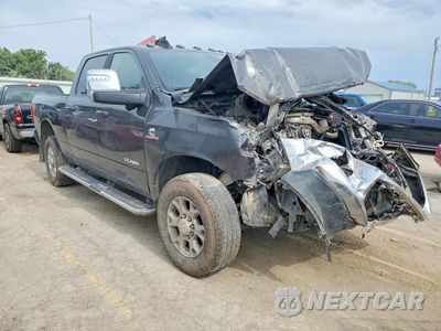 Czwarte zdjęcie samochodu z boku: 2024 RAM 2500 LARAMIE VIN:3C6UR5FL7RG119010 - miniatura