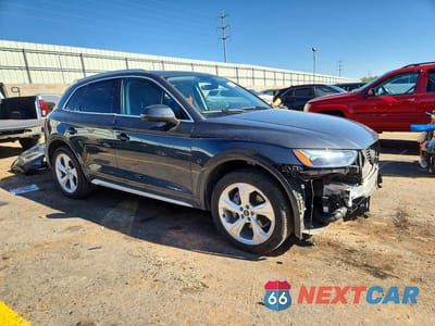 Czwarte zdjęcie samochodu z boku: 2021 AUDI Q5 PREMIUM PLUS VIN:WA1BAAFY7M2100321 - miniatura