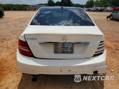 Zdjęcie 6 z 12 samochodu: 2013 MERCEDES-BENZ C 250 VIN:WDDGF4HB5DA835141 - miniatura